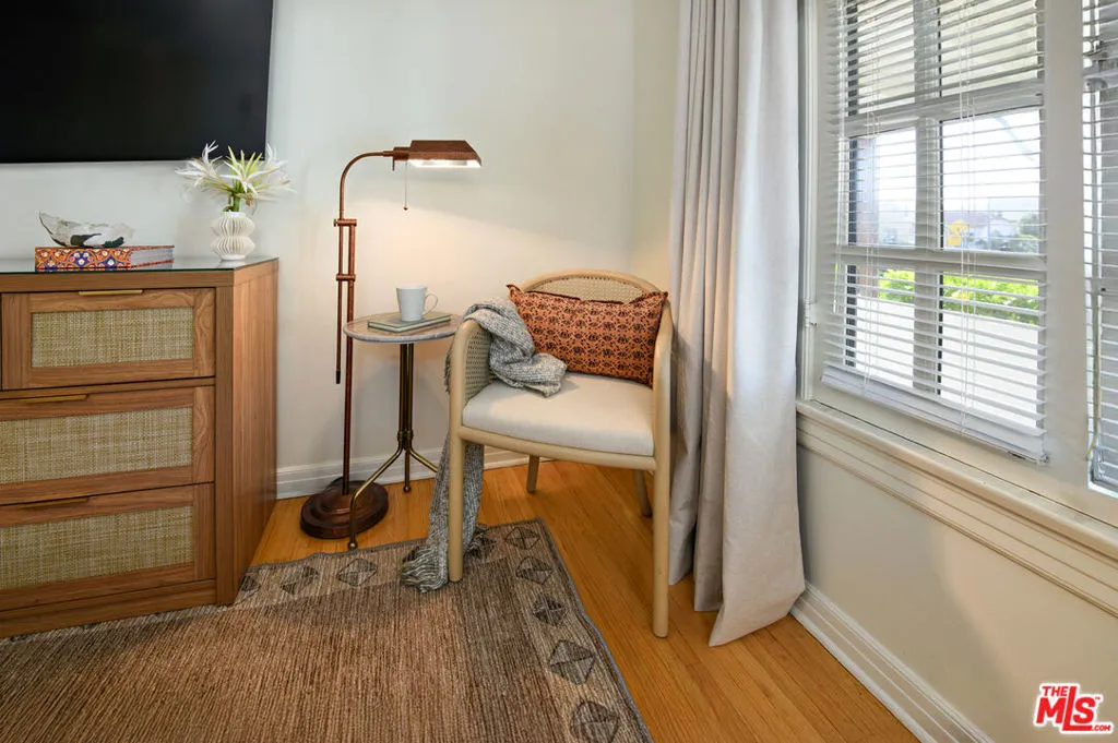 502 N Gardner Street, Los Angeles, California 90036 home-pic-49